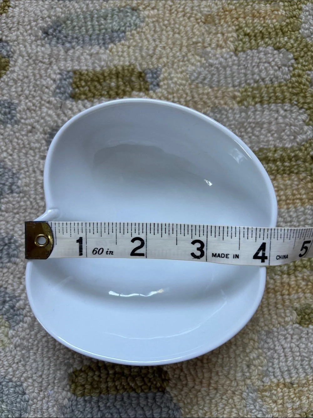 Crate & Barrel Small apple-shaped bowl EUC white porcelain
